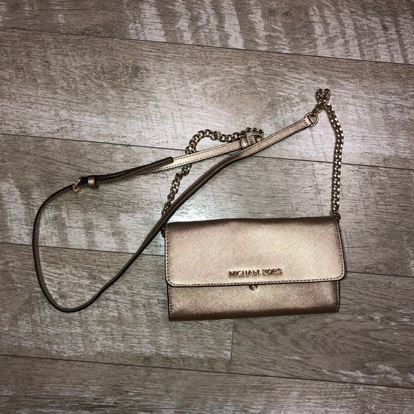 Michael Kors Handbags - Gold Michael Kors crossbody Bag